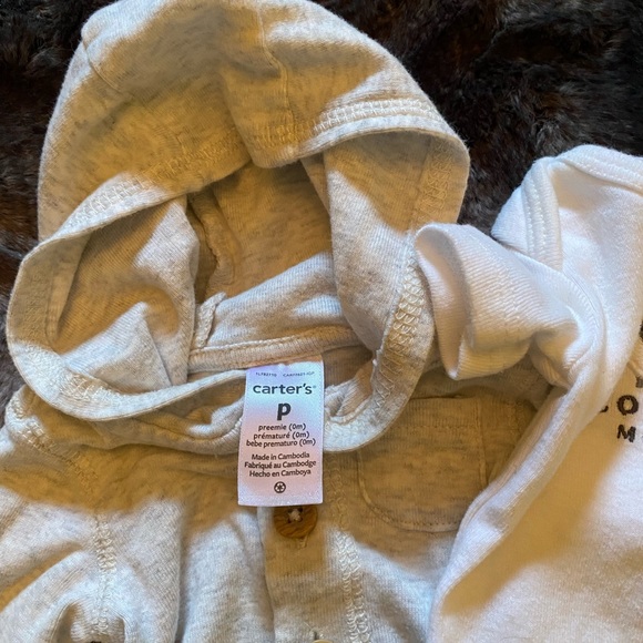 SOLD! Carters Preemie Baby Unisex Bundle Outfits. Jumpsuit and 3 piece set. - Picture 6 of 8